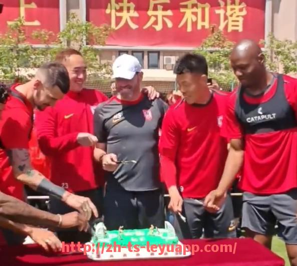 乐鱼体育入口-世俱杯比赛关键数据剖析：从数字中看透比赛胜负逻辑